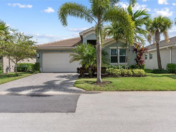 11917 SW Jasper Lake Way, Port St. Lucie, FL 34987