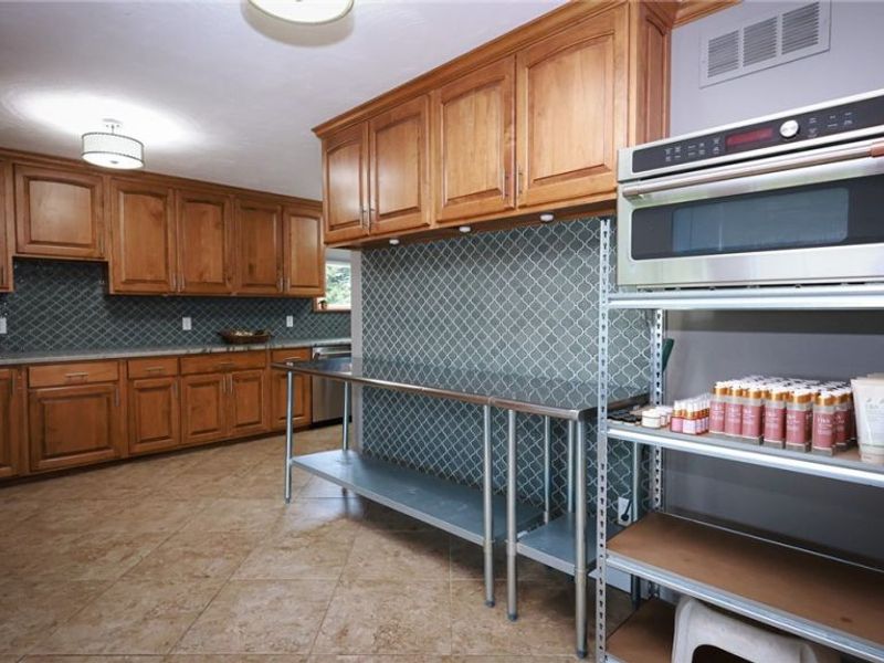 13177 Beaver Springfield Road, New Springfield, OH 44443 Photo 8