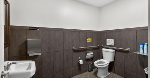 9729 Folsom Blvd, Sacramento, CA 95827 Photo