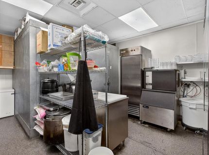 9729 Folsom Blvd, Sacramento, CA 95827 Photo