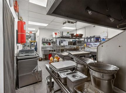 9729 Folsom Blvd, Sacramento, CA 95827 Photo