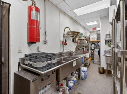 9729 Folsom Blvd, Sacramento, CA 95827 Photo