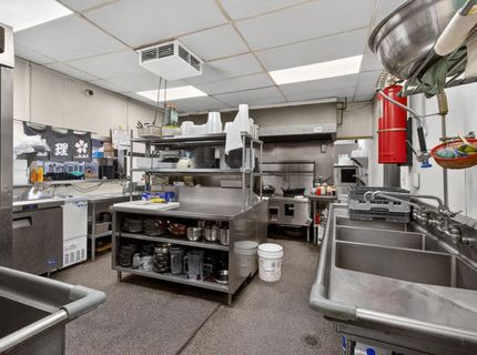 9729 Folsom Blvd, Sacramento, CA 95827 Photo