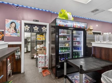 9729 Folsom Blvd, Sacramento, CA 95827 Photo