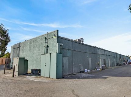 9729 Folsom Blvd, Sacramento, CA 95827 Photo