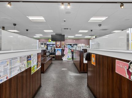 9729 Folsom Blvd, Sacramento, CA 95827 Photo