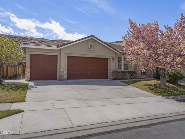 2815 Falcon Ridge Drive, Sparks, NV 89436