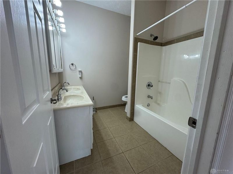 523 Newport, Xenia, OH 45385 Photo 32