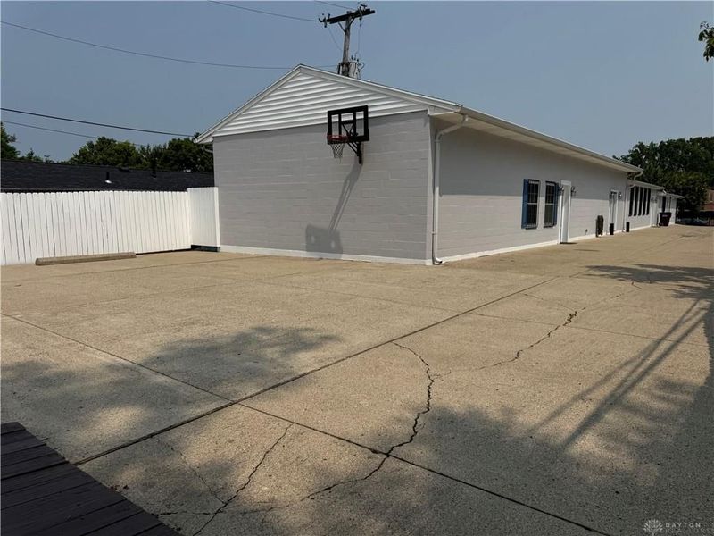 523 Newport, Xenia, OH 45385 Photo 4