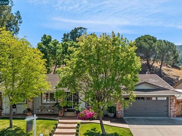 152 Regency Dr, Clayton, CA 94517