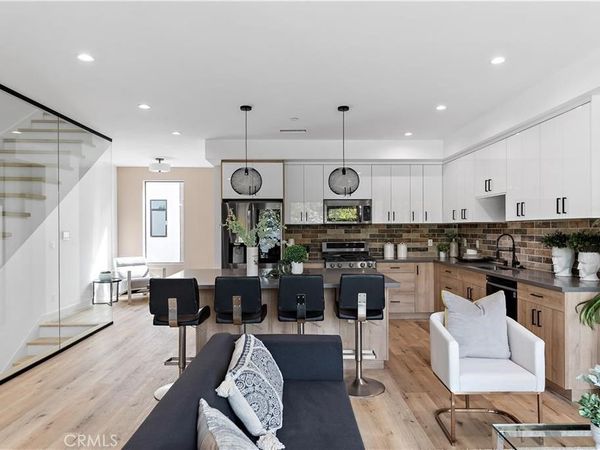 11858 W Flower Lane, Valley Village, CA 91607