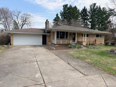 421 Nesbit Lane , Rochester Hills, MI 48309