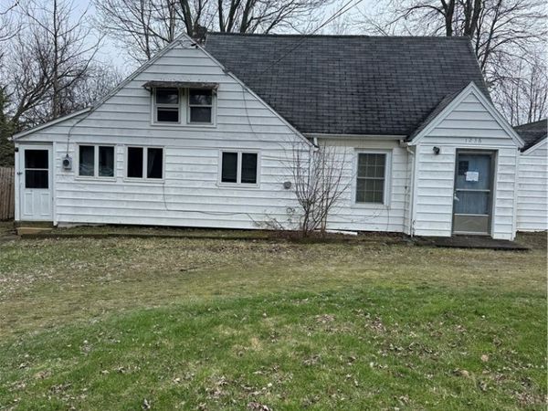 1236 Saunders Sett Road , Niagara Falls, NY 14305