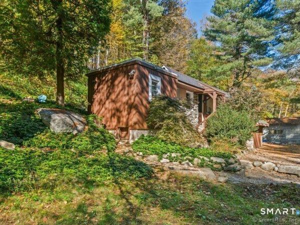 492 Newtown , Weston, CT 06883