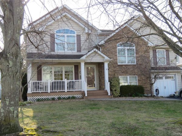 182 Siegel Boulevard , Babylon, NY 11702