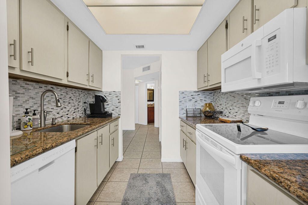 1101 River Reach Drive, Unit 209, Fort Lauderdale, FL 33315 Photo