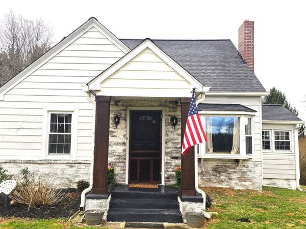 2021 Coles Knob RD NE, Check, VA 24072