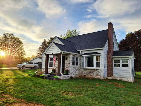 2021 Coles Knob RD NE, Check, VA 24072