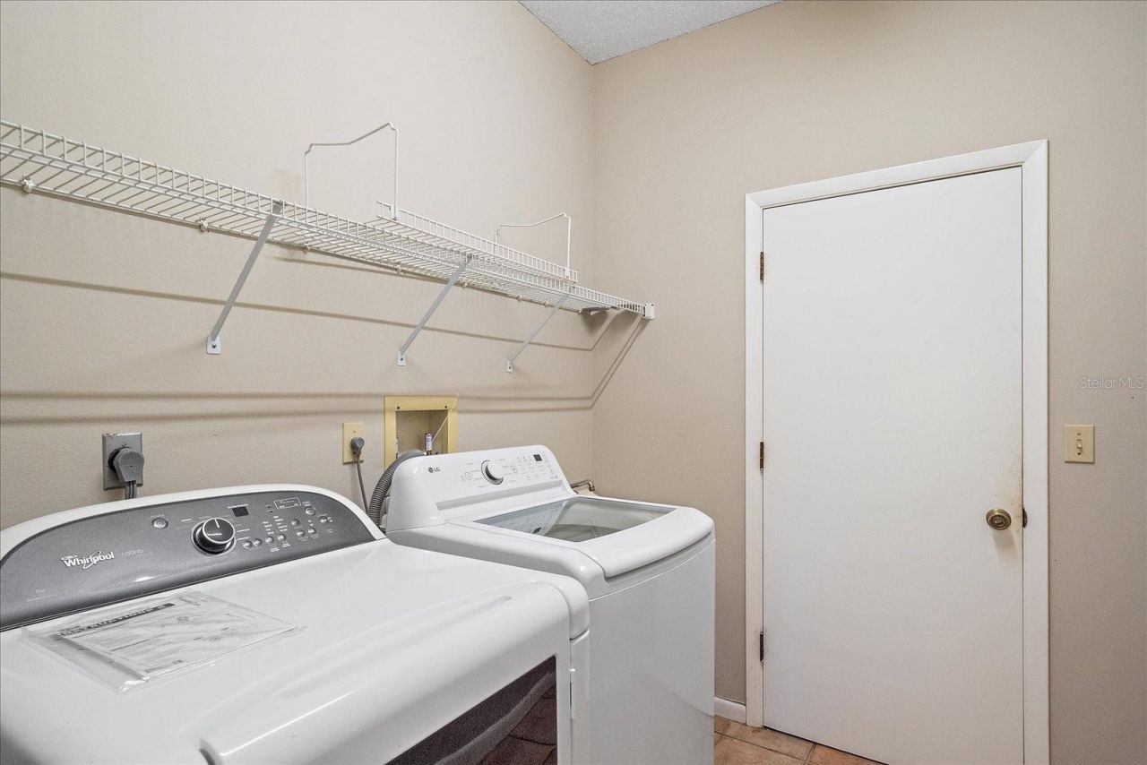 4320 Marcott Circle , Sarasota, FL 34233 Photo