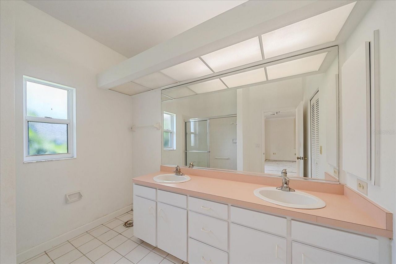 4320 Marcott Circle , Sarasota, FL 34233 Photo