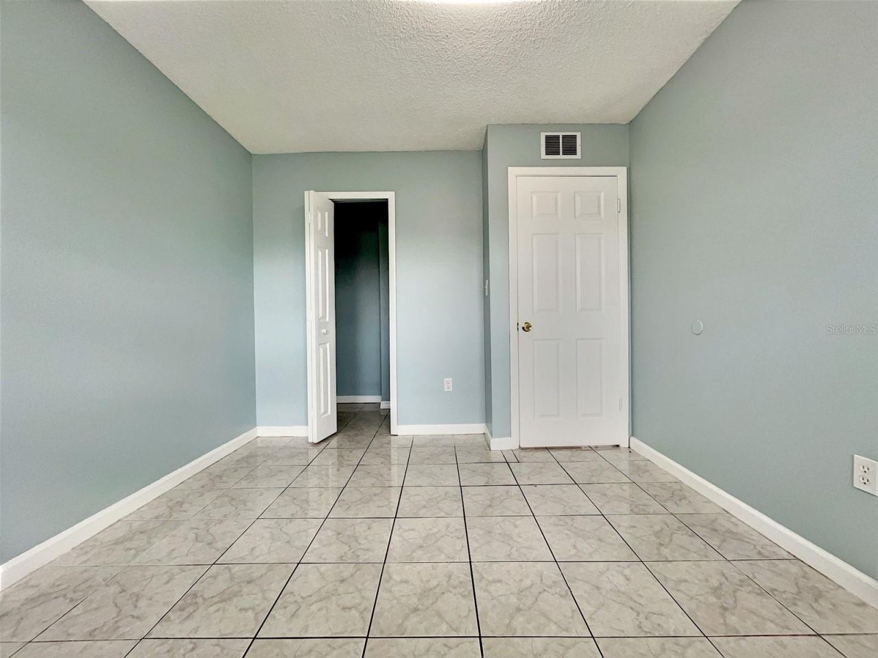 865 Sky Lake Circle , Unit D, Orlando, FL 32809 Photo
