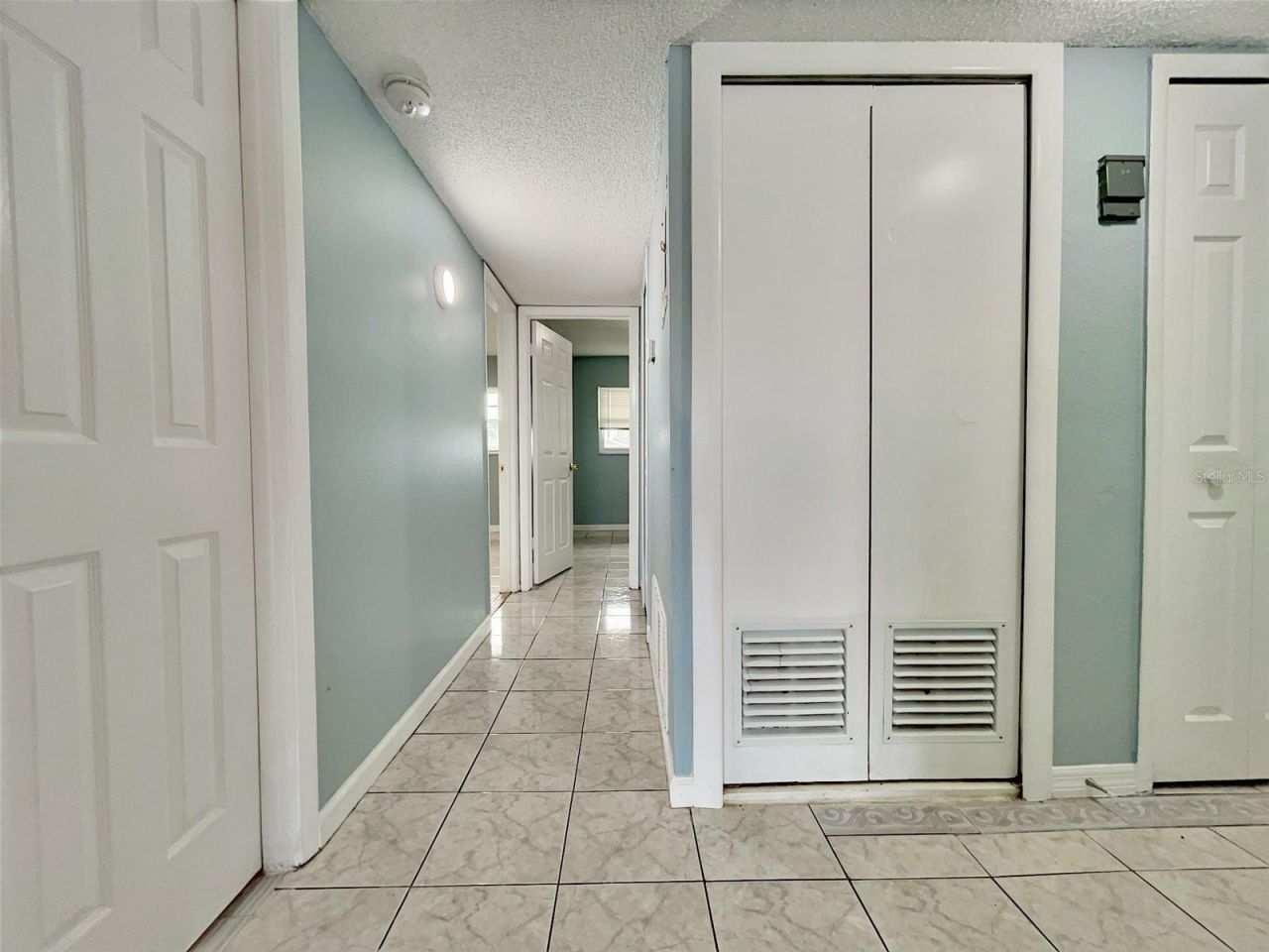 865 Sky Lake Circle , Unit D, Orlando, FL 32809 Photo