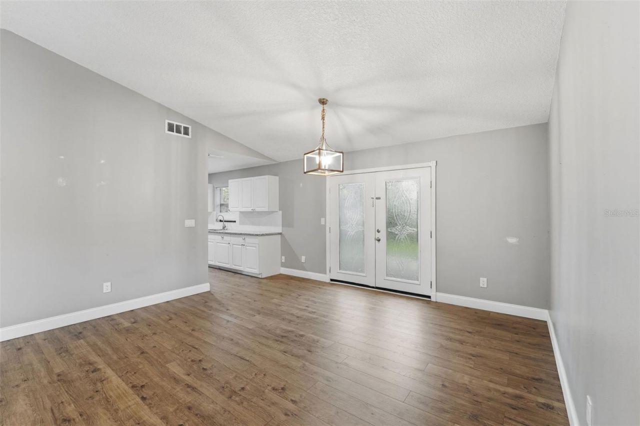 3211 Yule Tree Drive , Edgewater, FL 32141 Photo