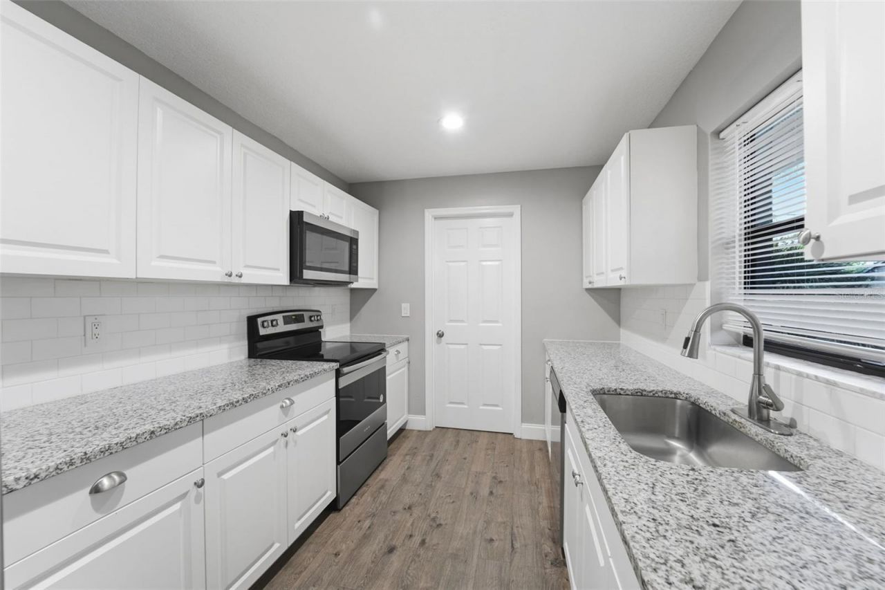 3211 Yule Tree Drive , Edgewater, FL 32141 Photo