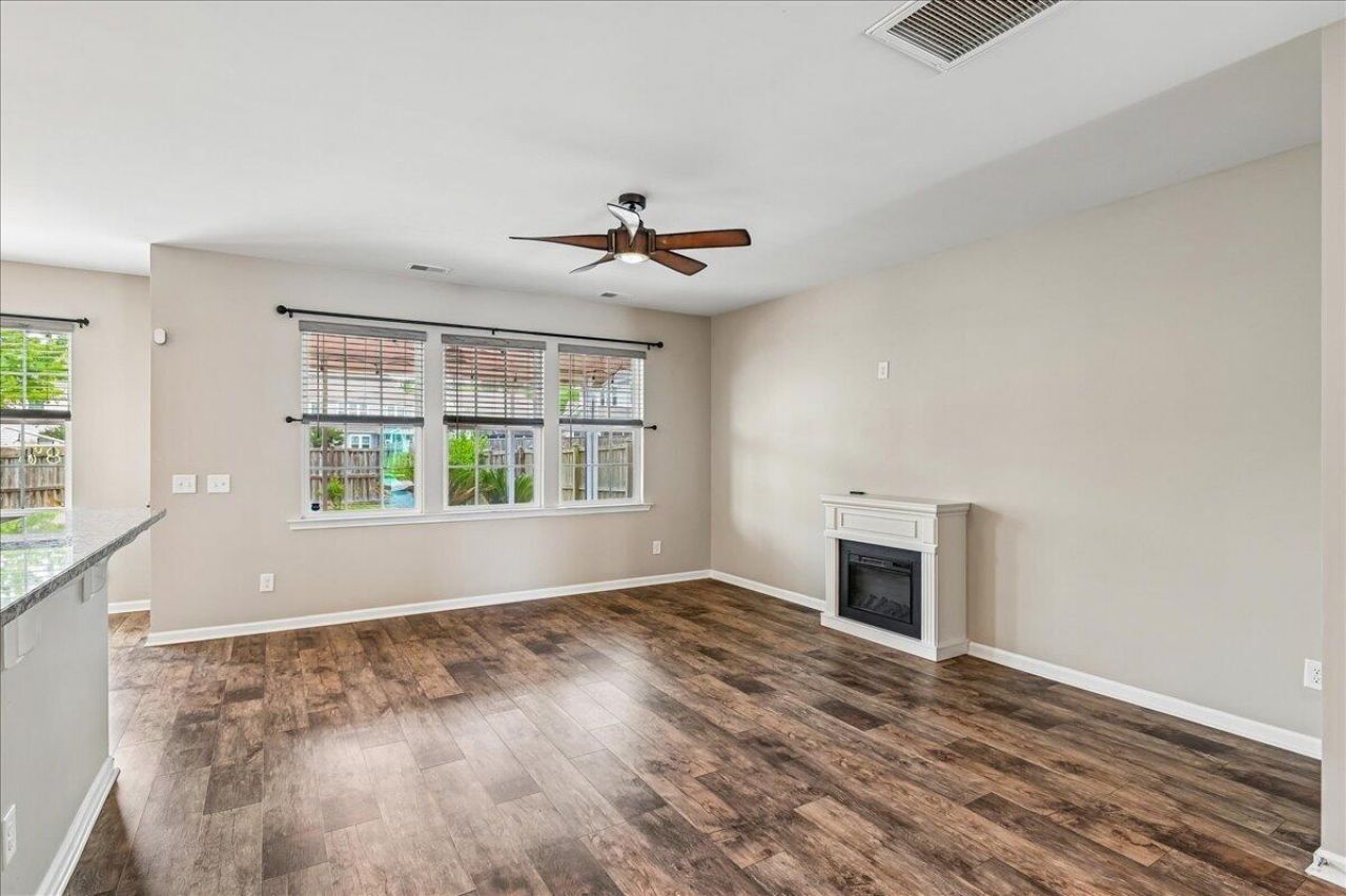 9906 Winged Elm Street Photo 16