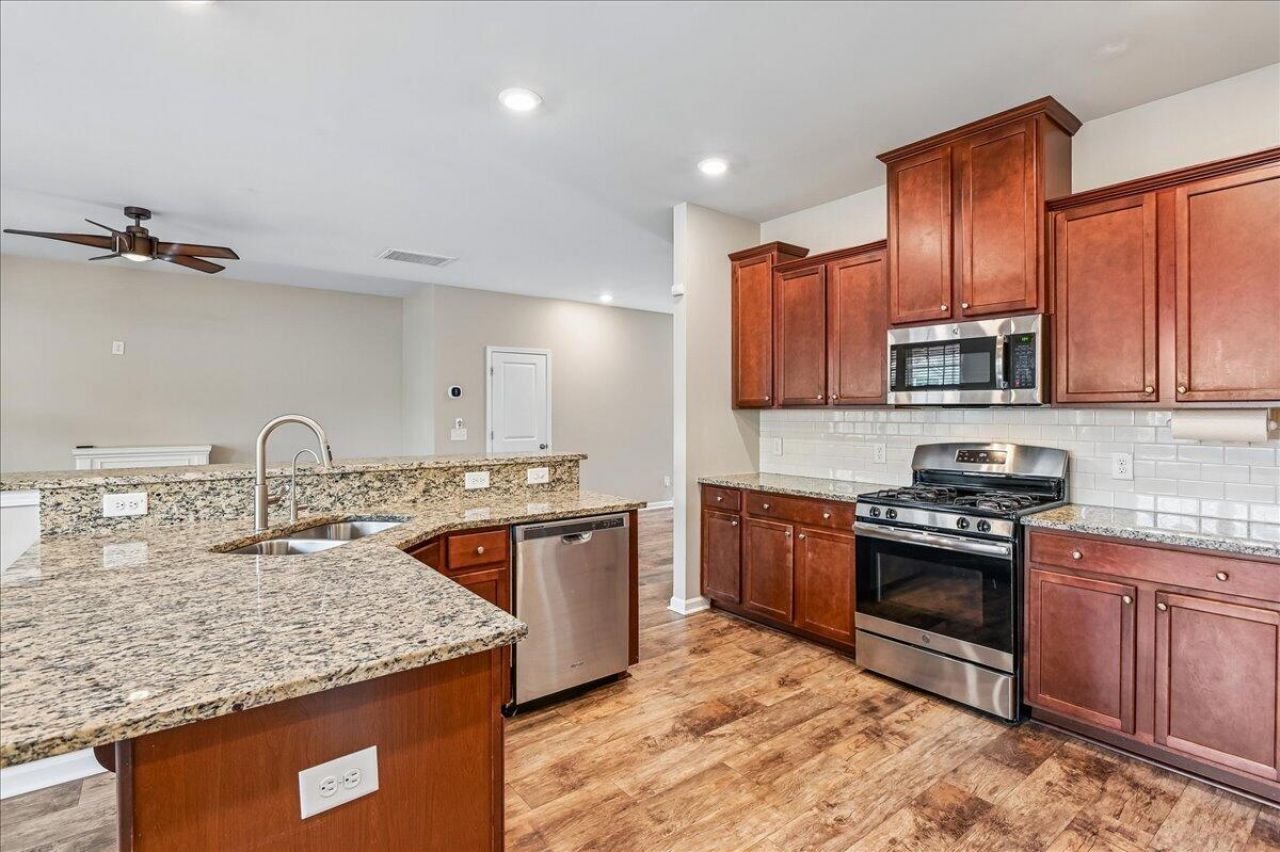 9906 Winged Elm Street Photo 23