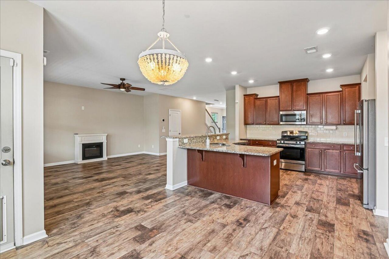 9906 Winged Elm Street Photo 26