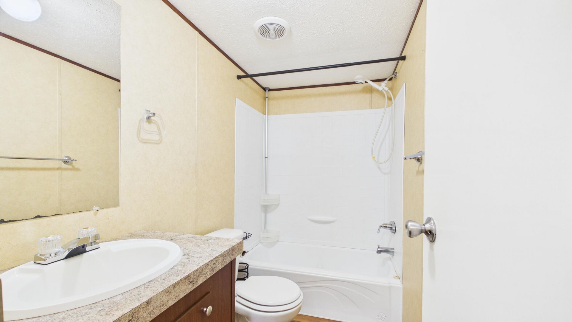 206 Canal Street Photo 8