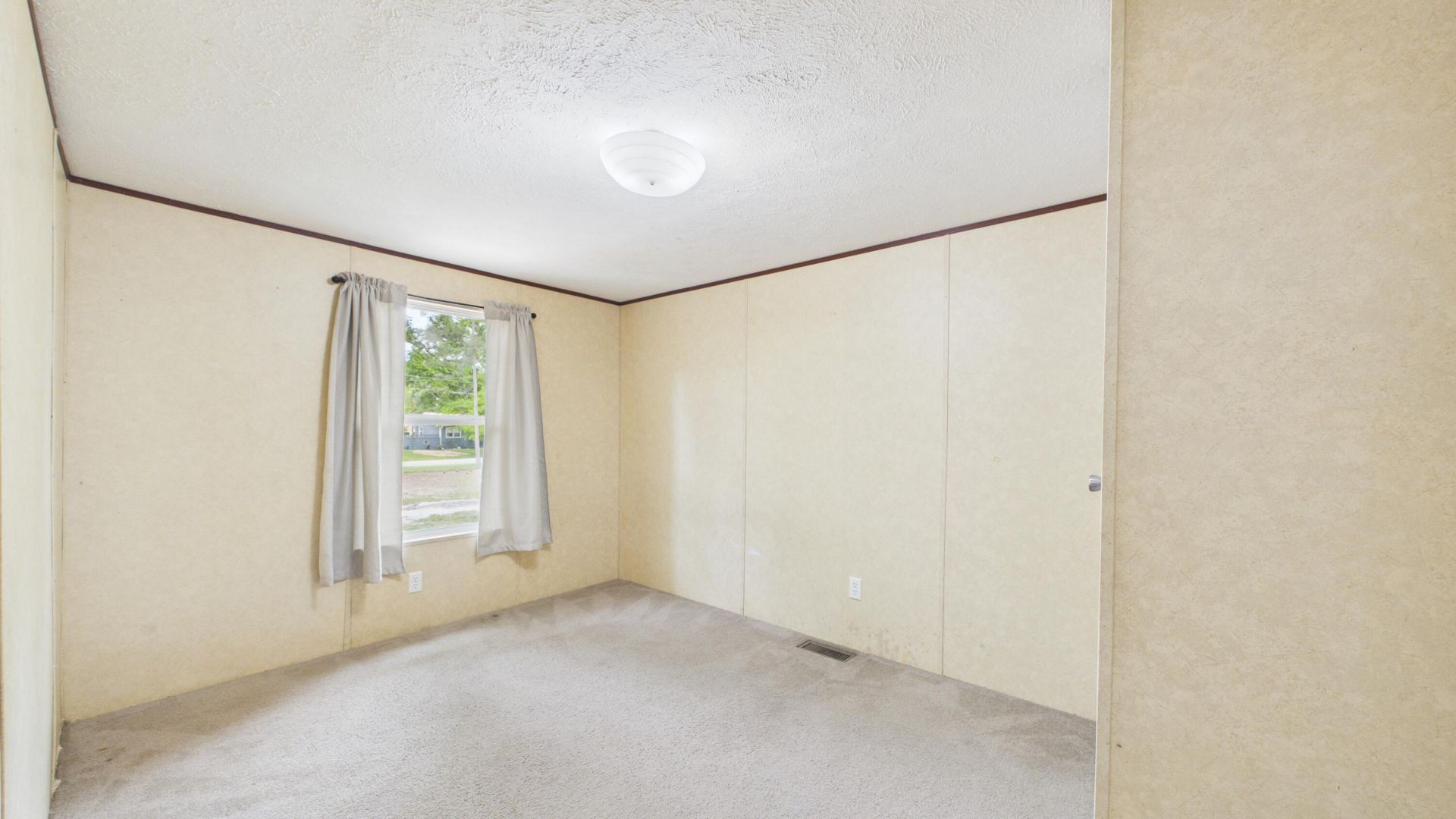 206 Canal Street Photo 9