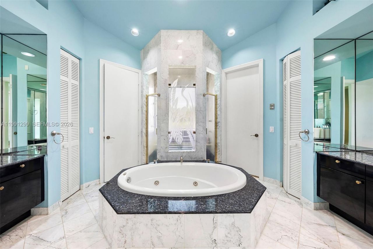 1047 S Southlake Dr, Hollywood, FL 33019 Photo