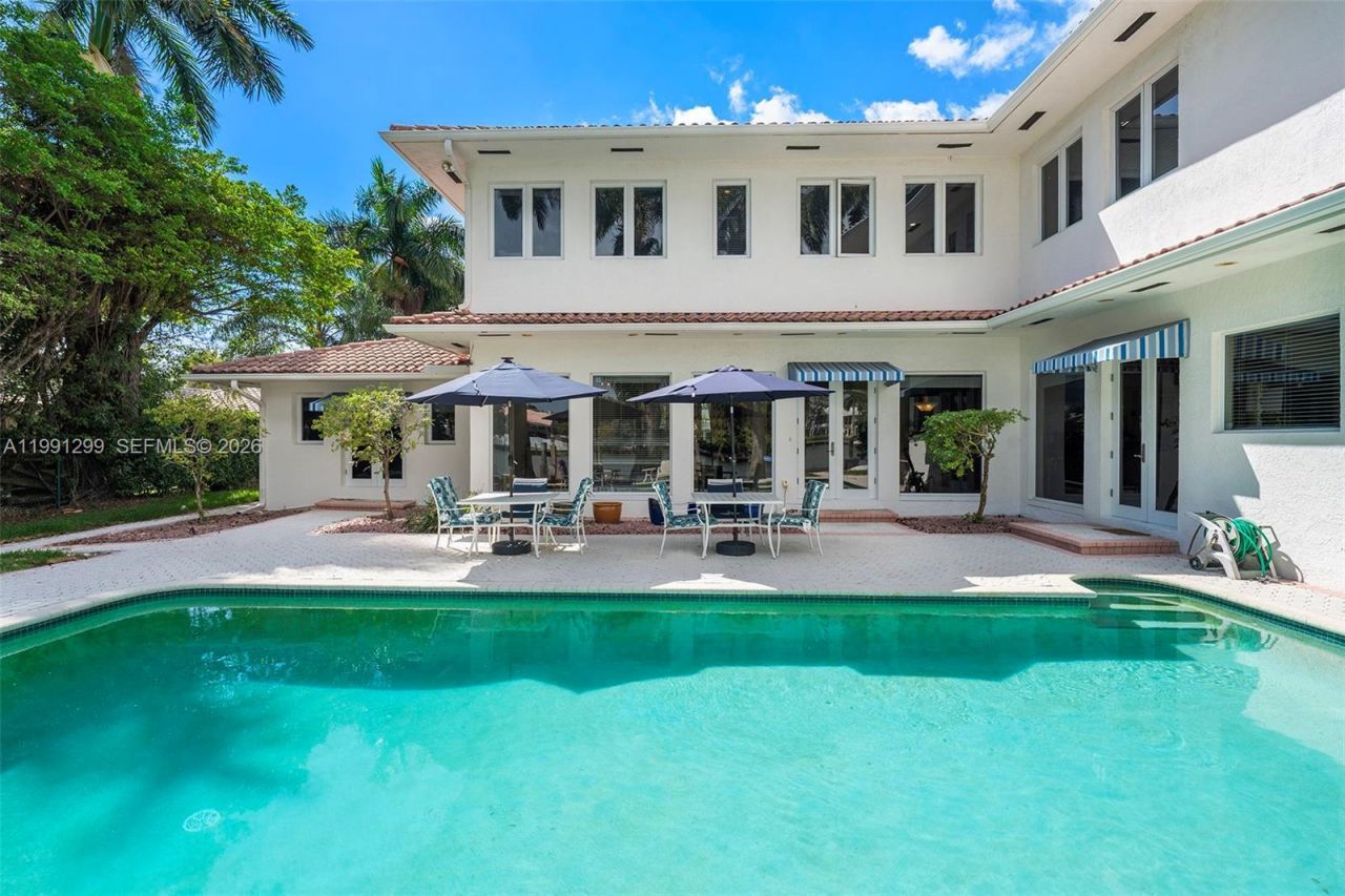 1047 S Southlake Dr, Hollywood, FL 33019 Photo