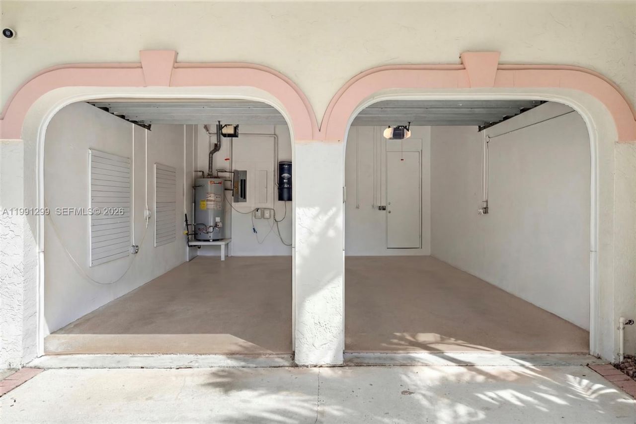 1047 S Southlake Dr, Hollywood, FL 33019 Photo