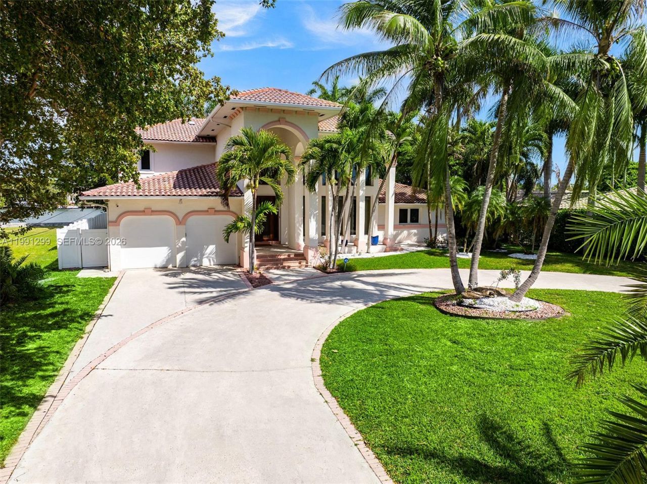 1047 S Southlake Dr, Hollywood, FL 33019 Photo