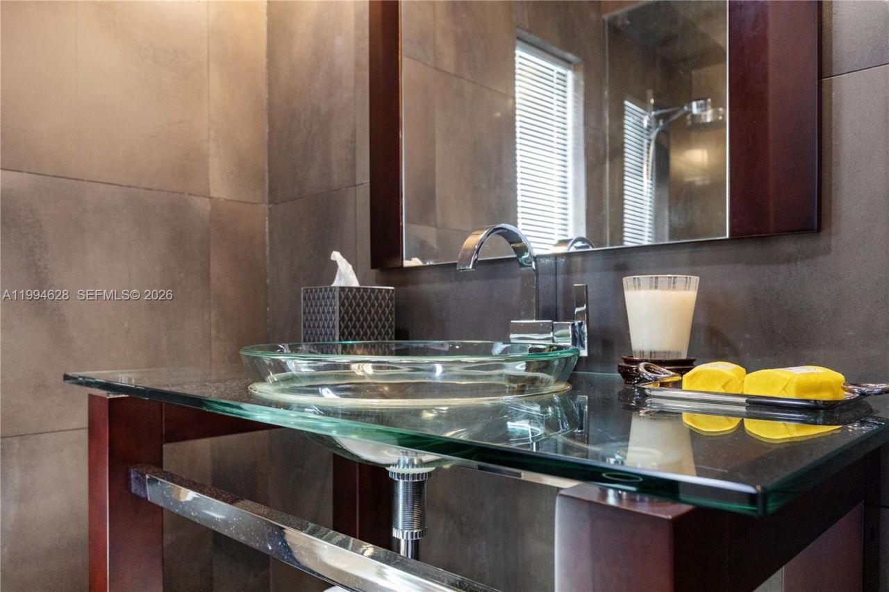 20251 W Oak Haven Cir, Miami, FL 33179 Photo