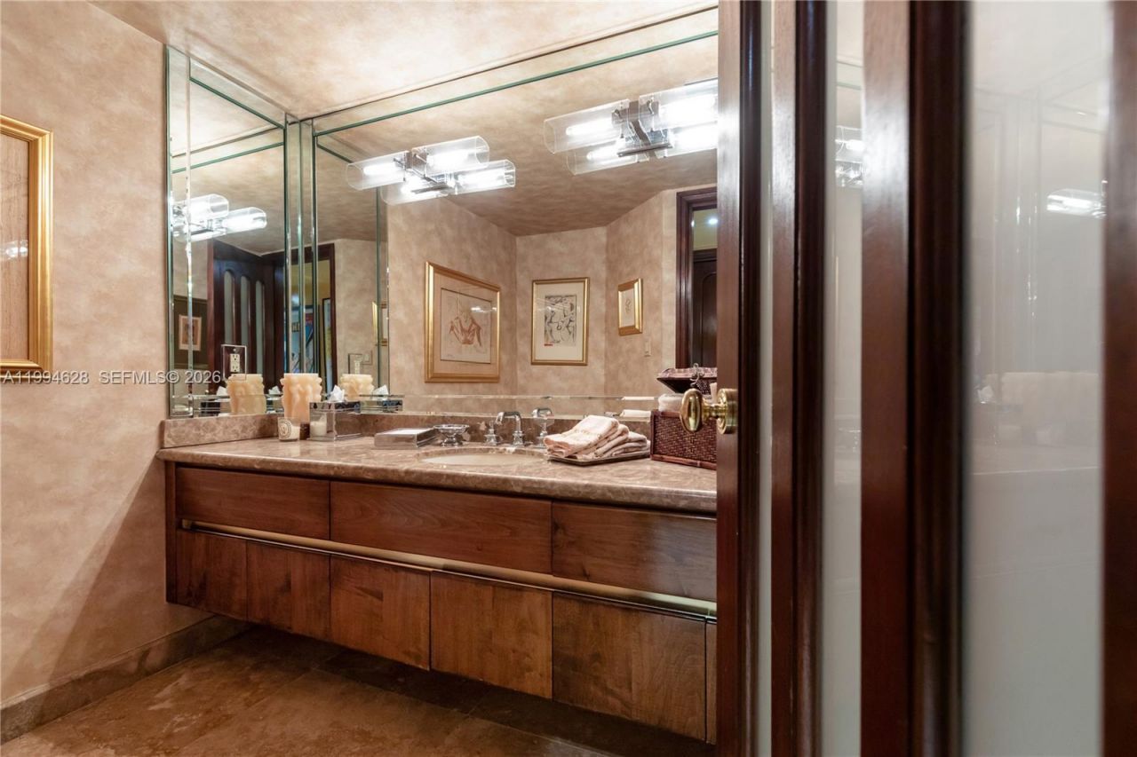 20251 W Oak Haven Cir, Miami, FL 33179 Photo