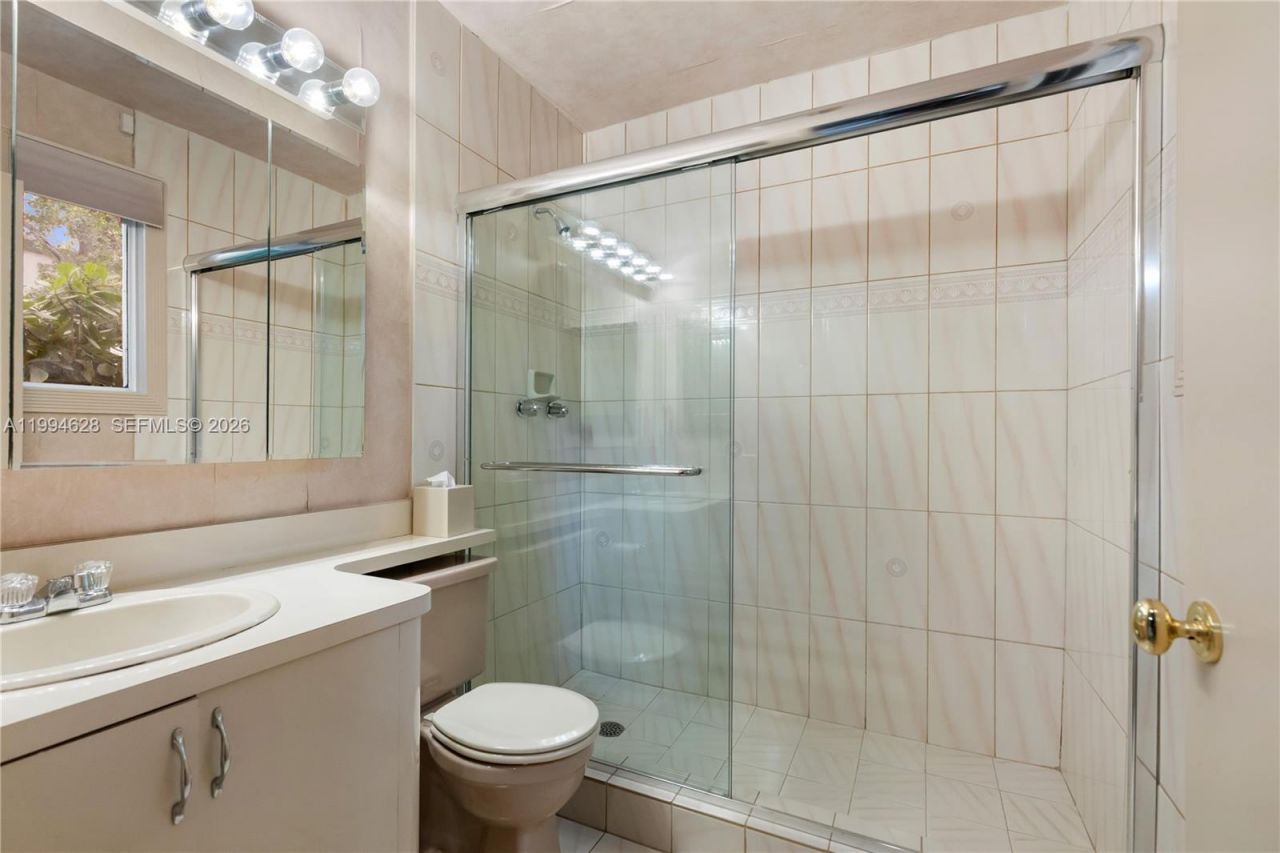 20251 W Oak Haven Cir, Miami, FL 33179 Photo