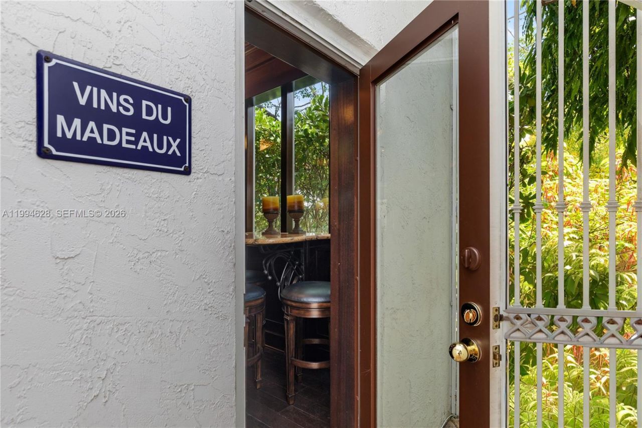 20251 W Oak Haven Cir, Miami, FL 33179 Photo