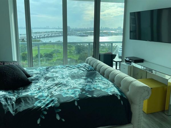 888 Biscayne Blvd, Unit 1810, Miami, FL 33132