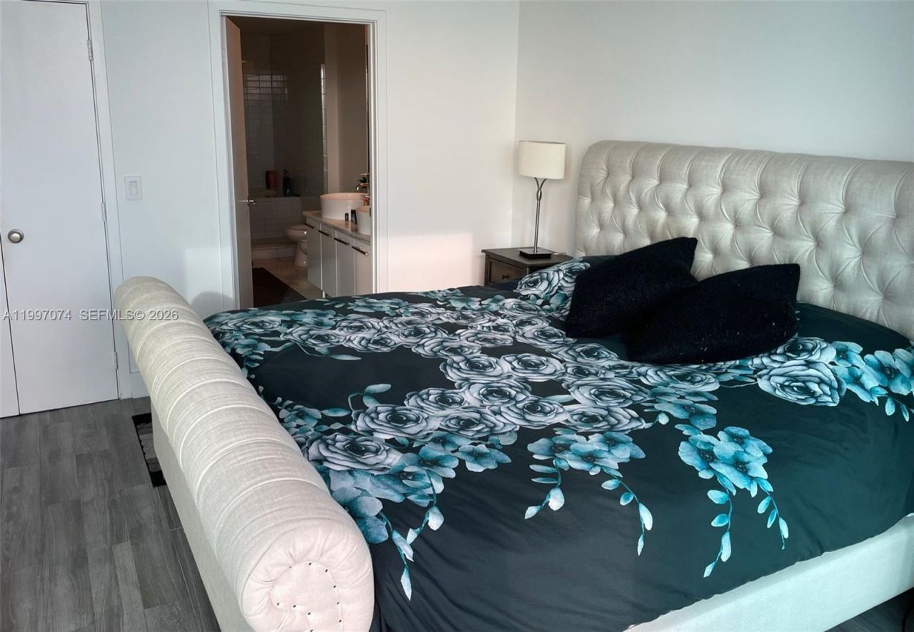 888 Biscayne Blvd , Unit 1810, Miami, FL 33132 Photo