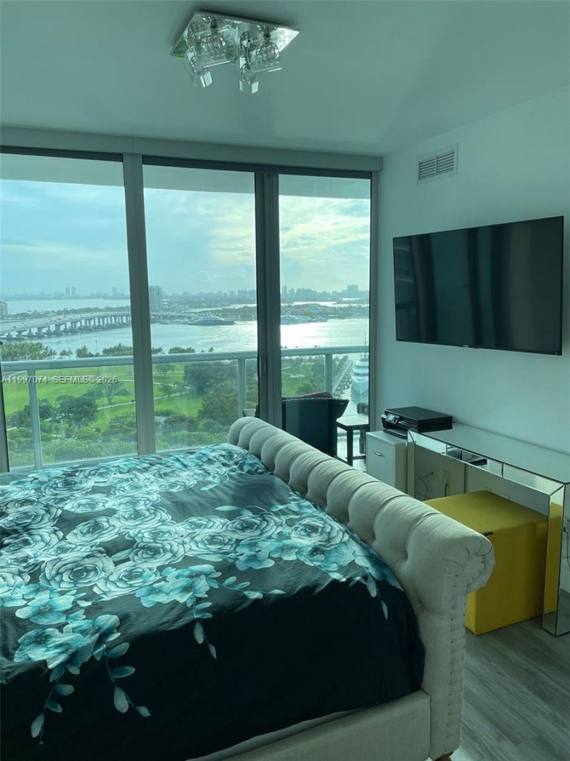 888 Biscayne Blvd , Unit 1810, Miami, FL 33132 Photo