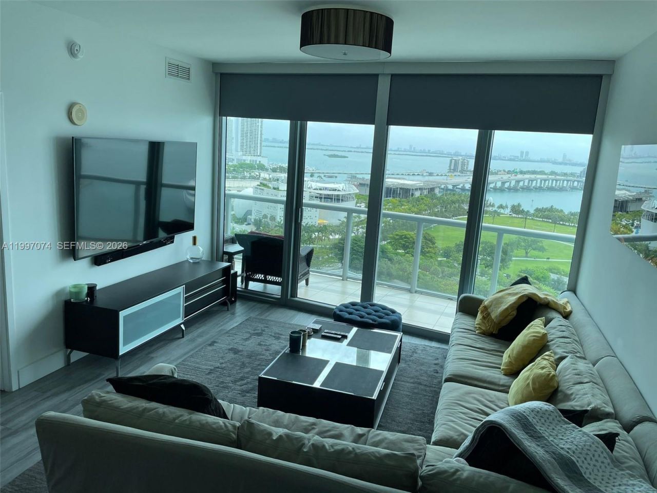 888 Biscayne Blvd , Unit 1810, Miami, FL 33132 Photo