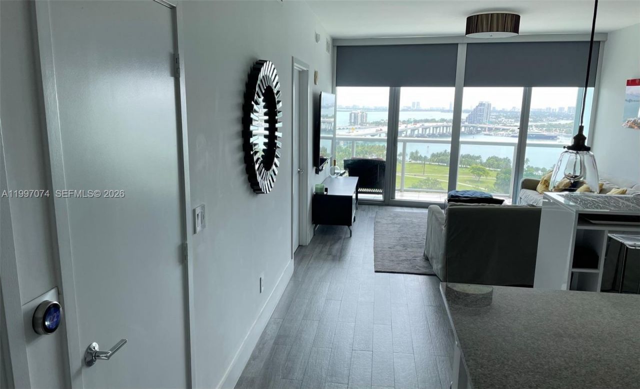 888 Biscayne Blvd , Unit 1810, Miami, FL 33132 Photo