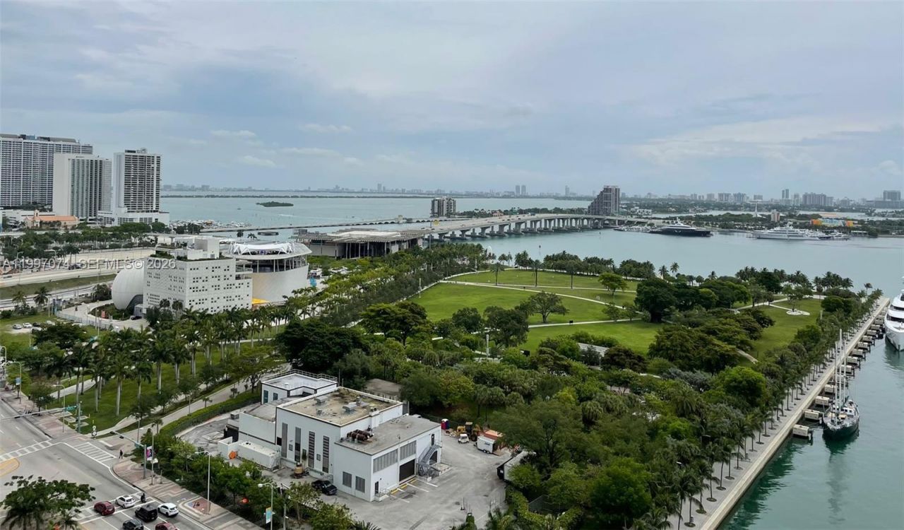 888 Biscayne Blvd , Unit 1810, Miami, FL 33132 Photo