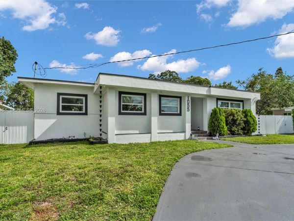 1055 NE 144th St, North Miami, FL 33161