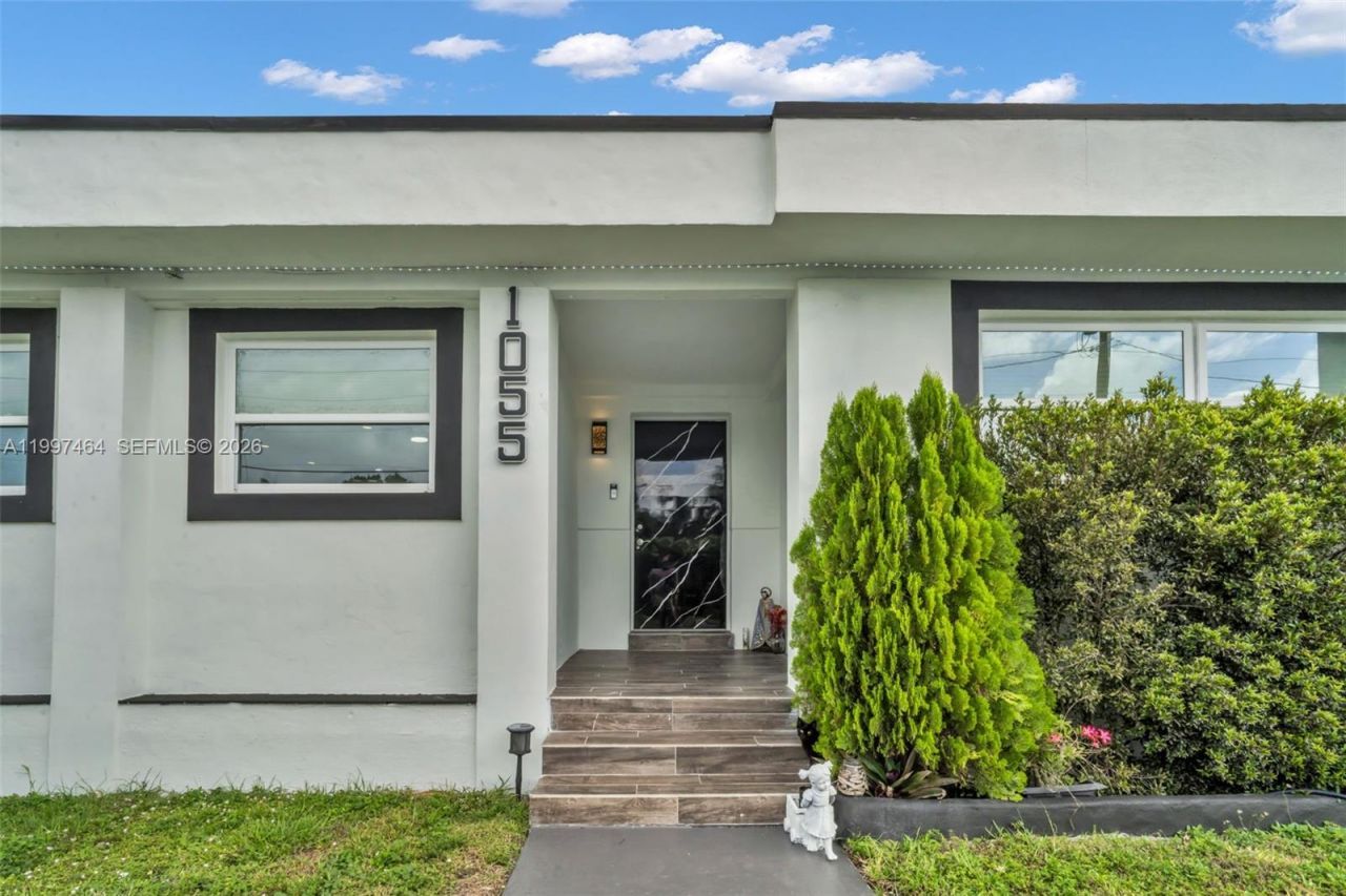 1055 NE 144th St, North Miami, FL 33161 Photo