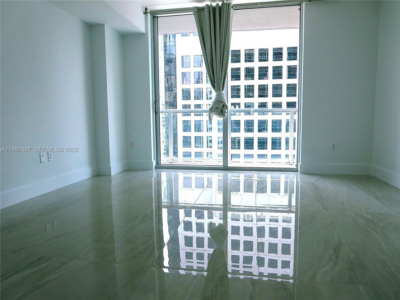 500 Brickell Ave , Unit 3006, Miami, FL 33131 Photo